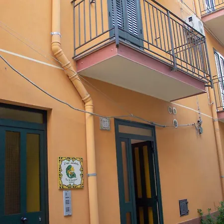 L'ape..nnichella Santo Stefano di Camastra